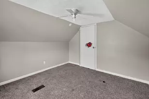 584 S Ashburton Rd, Columbus, OH 43213 - Photo 16