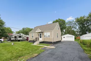 196 Maple Dr, Columbus, OH 43228 - Photo 4