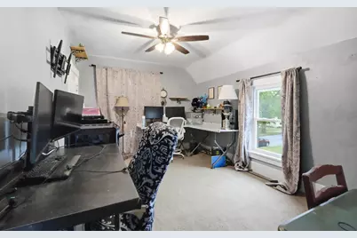 127 E High Street, Fostoria, OH 44830 - Photo 18