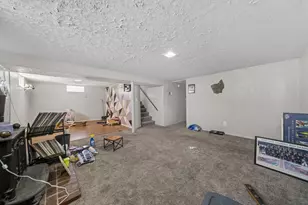 751 Harwood Dr, Columbus, OH 43228 - Photo 28