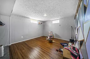 751 Harwood Dr, Columbus, OH 43228 - Photo 24