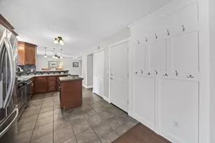 914 Windbourne St, Columbus, OH 43230 - Photo 22