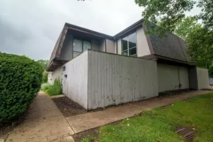 5475 Worthington Forest Pl, Columbus, OH 43229 - Photo 2