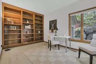 2252 Sedgwick Dr, Columbus, OH 43220 - Photo 16