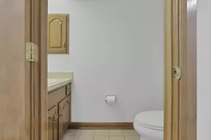 2252 Sedgwick Dr, Columbus, OH 43220 - Photo 18