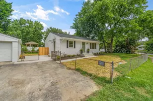 1600 Koebel Rd, Columbus, OH 43207 - Photo 4