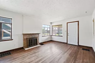 571 S Hague Ave, Columbus, OH 43204 - Photo 8