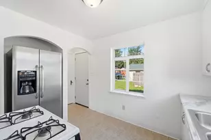 571 S Hague Ave, Columbus, OH 43204 - Photo 18