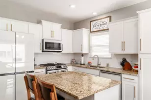 319 Mannaseh Dr W, Granville, OH 43023 - Photo 4