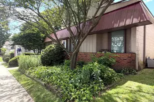 922 E Main St, Lancaster, OH 43130 - Photo 1