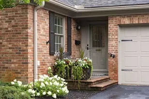 1209 Kenbrook Hills Dr, Columbus, OH 43220 - Photo 2