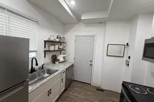 999 S 22nd St, Columbus, OH 43206 - Photo 4