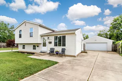 862 Eliots Oak Road, Columbus, OH 43228 - Photo 1