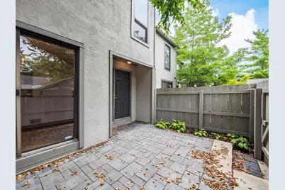 3132 Walden Ravines, Columbus, OH 43221 - Photo 6