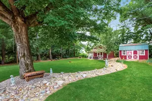 2015 Russell Dr, Zanesville, OH 43701 - Photo 4