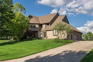 8460 Davington Dr, Dublin, OH 43017 - Photo 2