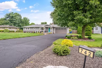 742 E College Avenue, Westerville, OH 43081 - Photo 2