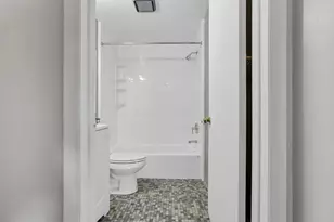 1746 Pine Tree St S, Columbus, OH 43229 - Photo 30