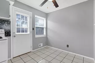 1746 Pine Tree St S, Columbus, OH 43229 - Photo 20