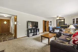 47 Meadowlark Ln, Columbus, OH 43214 - Photo 8