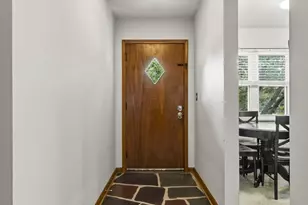 47 Meadowlark Ln, Columbus, OH 43214 - Photo 2