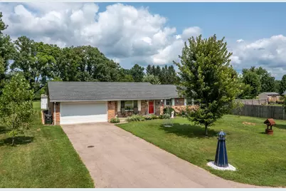 4049 Walnut Grove Circle, Urbana, OH 43078 - Photo 2