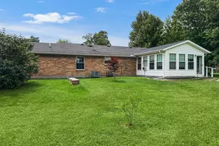 4049 Walnut Grove Cir, Urbana, OH 43078 - Photo 8