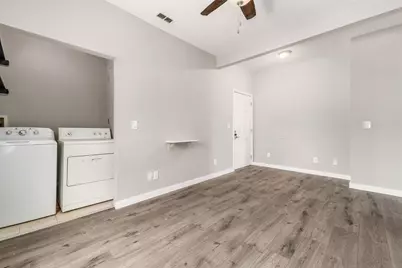 3244 E 5th Avenue, Columbus, OH 43219 - Photo 8