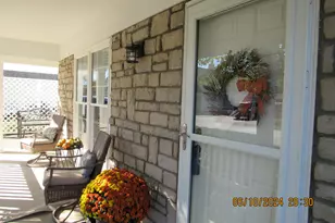 1283 Wilshire Ct, Circleville, OH 43113 - Photo 2