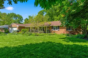 3795 Surrey Hill Pl, Upper Arlington, OH 43220 - Photo 4