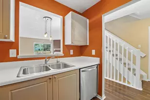 202 Hawkins Ln, Blacklick, OH 43004 - Photo 4