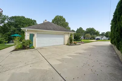 890 Lookout Point Drive, Columbus, OH 43235 - Photo 44