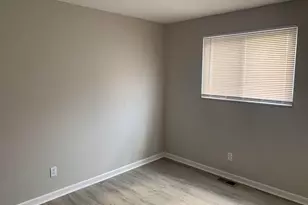 4677 Hilton Ave, Columbus, OH 43228 - Photo 4