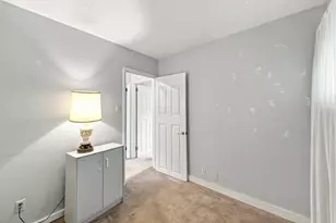 367 Yarmouth Ln, Columbus, OH 43228 - Photo 22