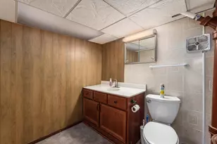 386 Old Village Rd, Columbus, OH 43228 - Photo 24