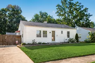 386 Old Village Rd, Columbus, OH 43228 - Photo 2