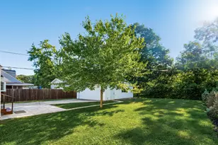 386 Old Village Rd, Columbus, OH 43228 - Photo 28