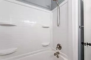 386 Old Village Rd, Columbus, OH 43228 - Photo 14