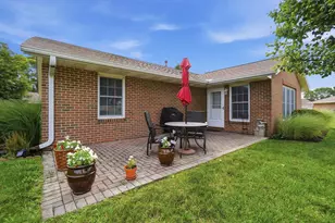 630 Elaine Dr, West Jefferson, OH 43162 - Photo 2
