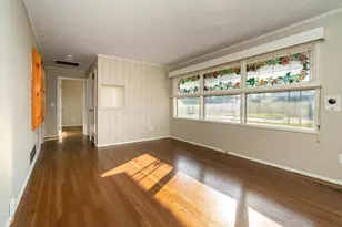 4498 E Livingston Ave, Columbus, OH 43227 - Photo 2