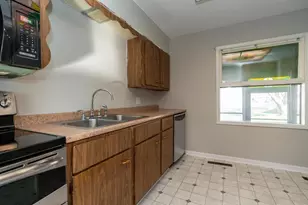 4498 E Livingston Ave, Columbus, OH 43227 - Photo 6