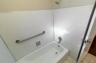 4498 E Livingston Ave, Columbus, OH 43227 - Photo 14