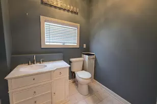 297 Johnson St, Columbus, OH 43203 - Photo 8