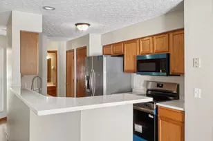 2179 Victoria Park Dr, Columbus, OH 43235 - Photo 10