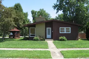 118 Stockton Ave, Sabina, OH 45169 - Photo 1