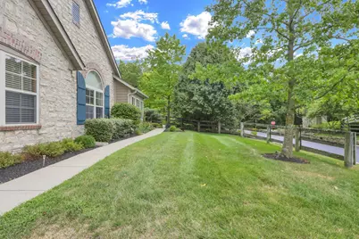 100 Stonegate Drive, Pataskala, OH 43062 - Photo 4