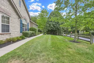 100 Stonegate Dr, Pataskala, OH 43062 - Photo 4