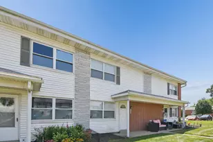 129 Buckeye Cir, Columbus, OH 43217 - Photo 2