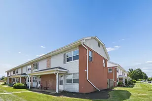 219 Buckeye Cir, Columbus, OH 43217 - Photo 4