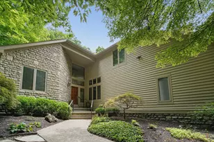 388 Lily Pond Ct, Columbus, OH 43230 - Photo 2
